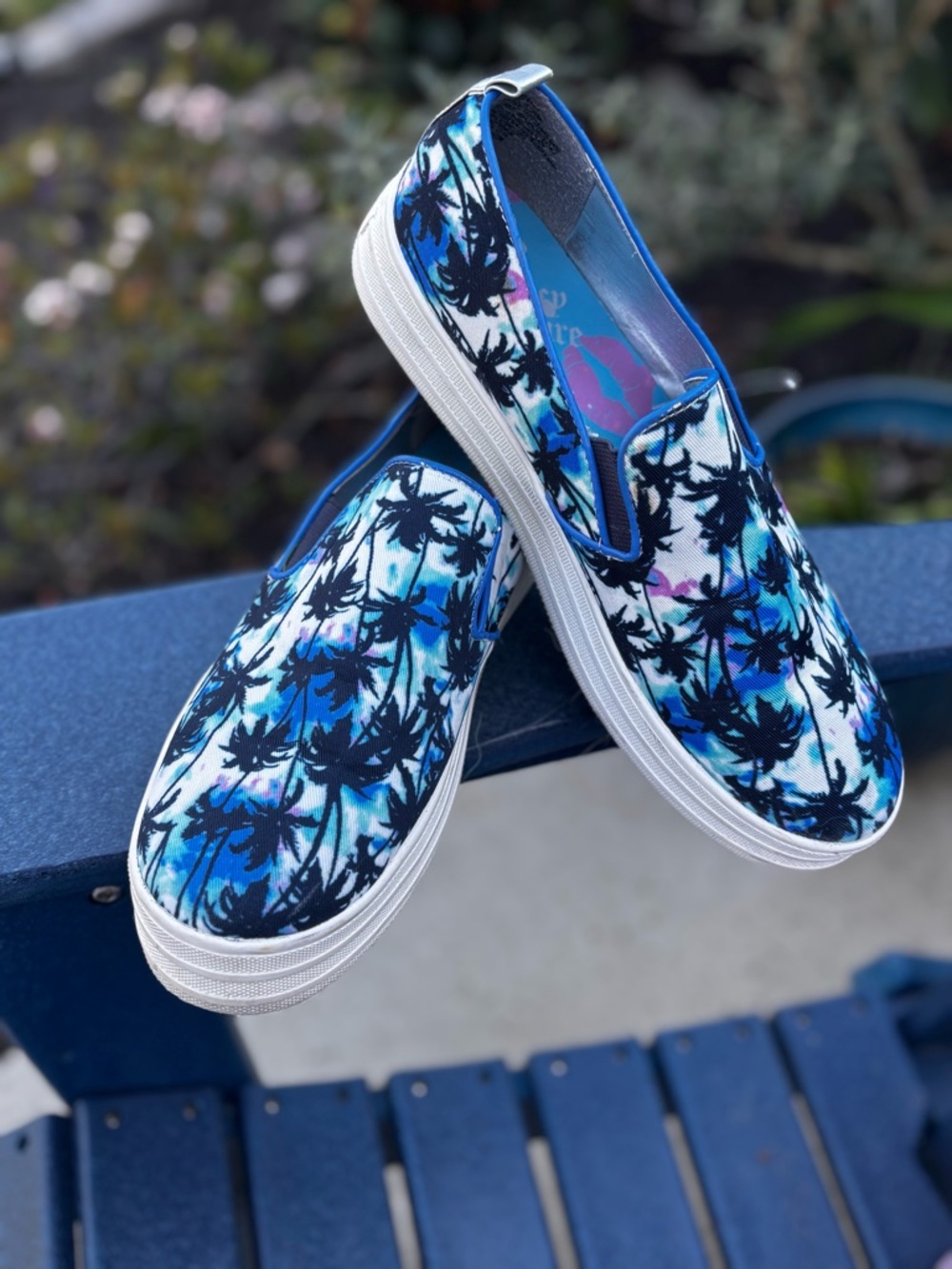 Juicy Couture Blue & Black Palm-Print Slip-On Flats